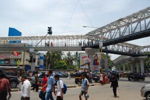 Bandra-West-Skywalk-(27)